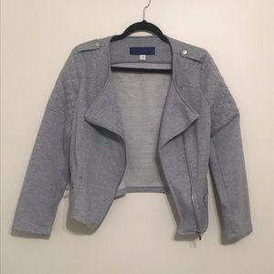 💫4/$20 Blue Rain Soft Grey Quilted Jacket